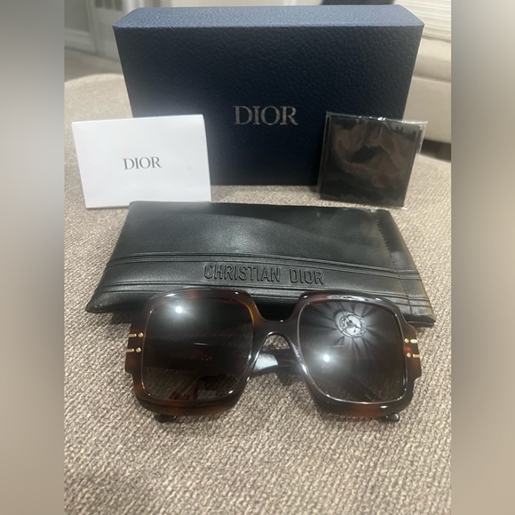 DiorSignature Sunglasses - Picture 1 of 6